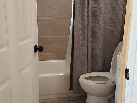 3rd image of 10523 Endview Dr