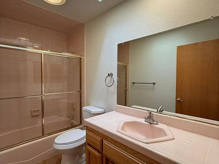 1470 Mercer Ct — Photo 37