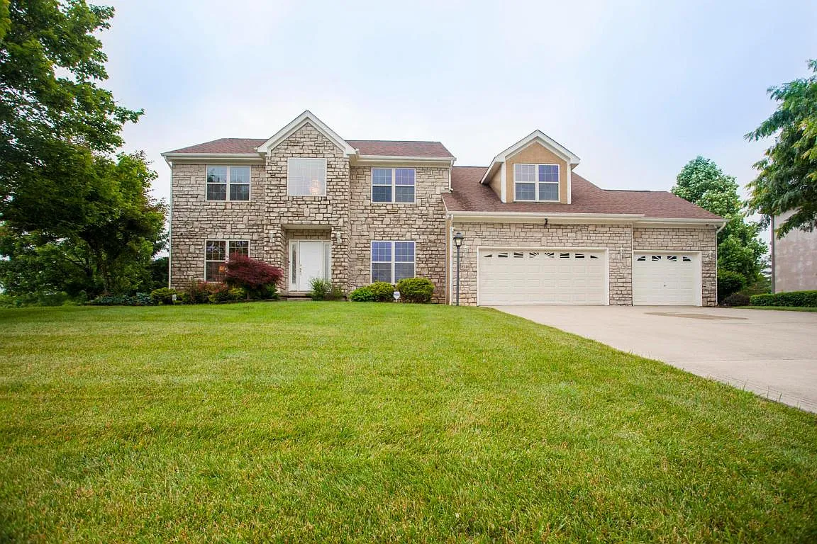 9546 Timberbank Cir NW photo 1