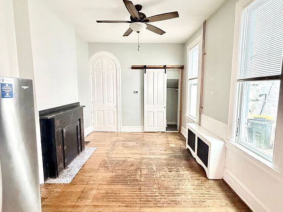 4th image of 205 E King St APT 1
