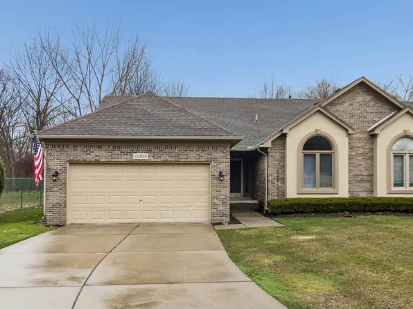 50859 Nature Dr, Chesterfield, MI 48047