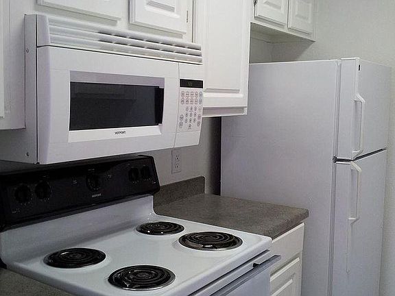 3rd image of 12166 Metric Blvd APT 243