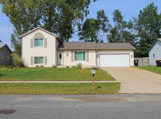 1333 Manorwood Dr SE, Kentwood, MI 49508