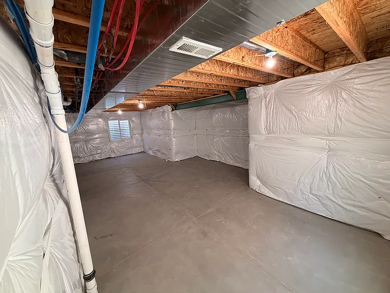Large basement can be used for recreation/Storage