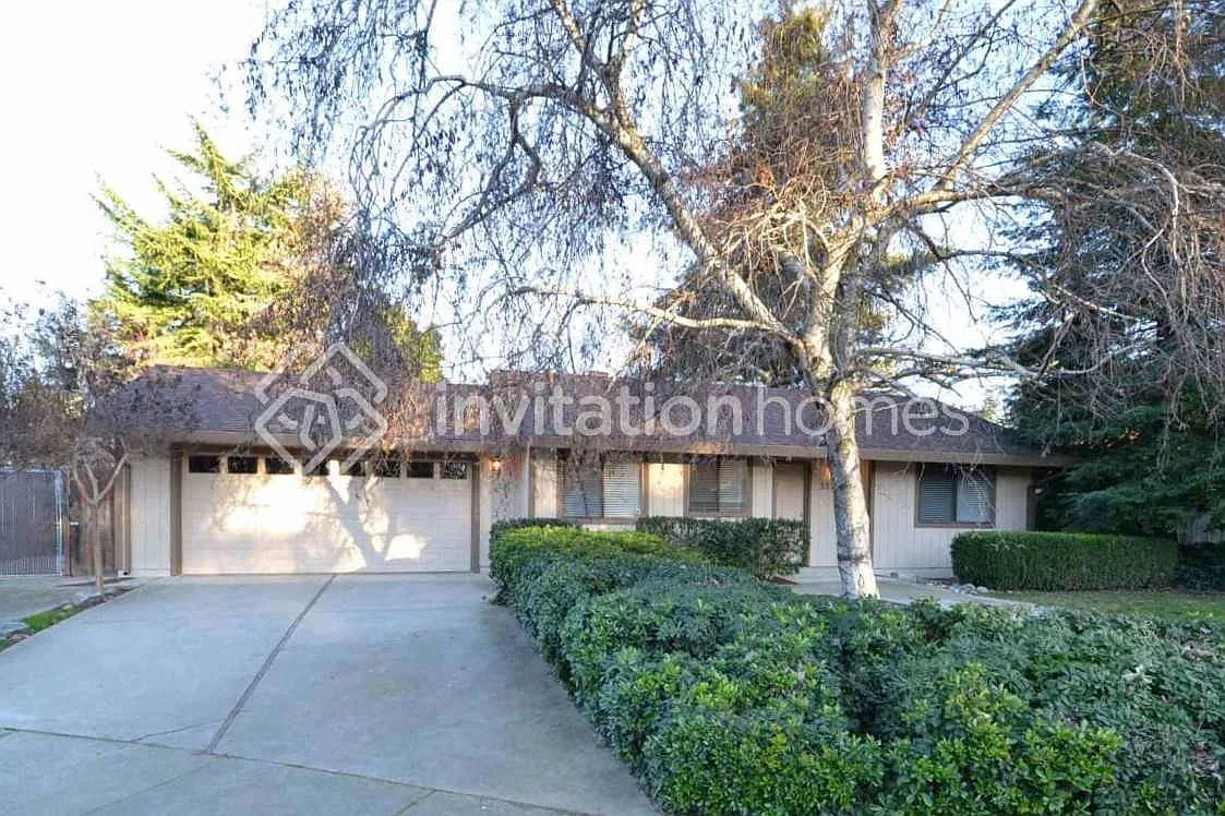332 Glenbrook Ct Yuba City, CA 95993 — Photo 1