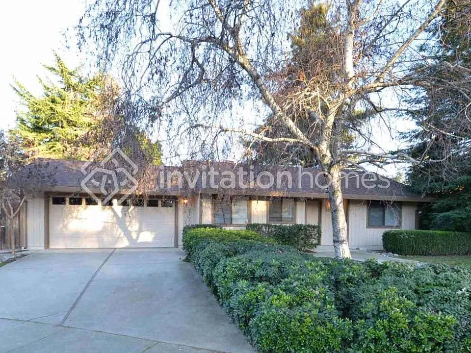 332 Glenbrook Ct
