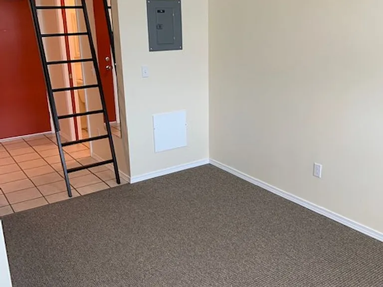 Lago aPodments- Comfortable and Affordable Living! — Photo 14