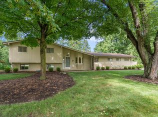 3871 Eastbourne Dr, Troy, MI 48084