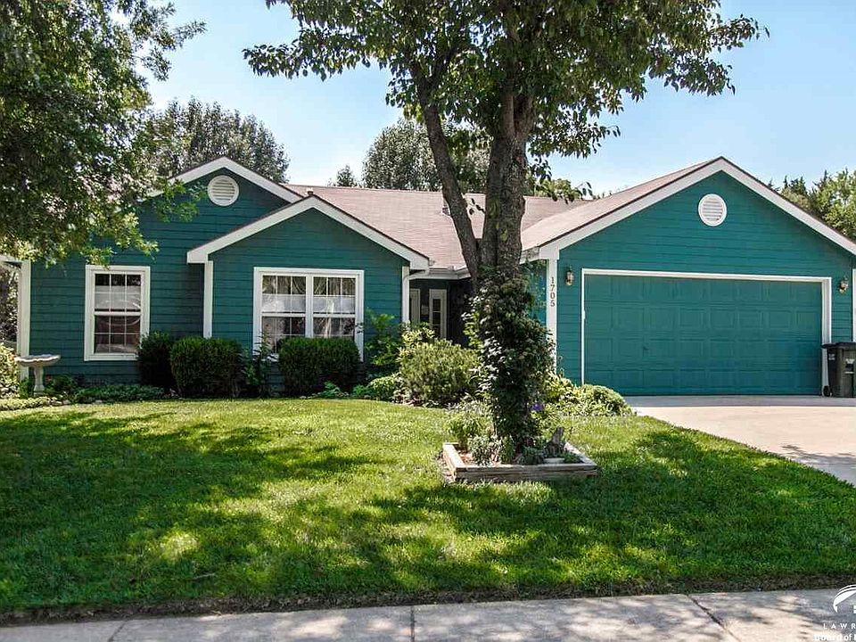 1705 E 30th St Lawrence, KS listing photo #1