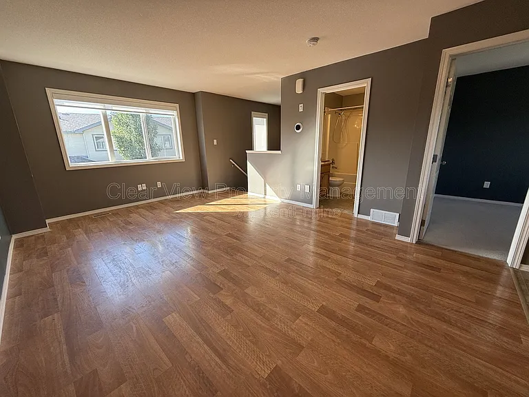 153 Silkstone Rd W #2 — Photo 5