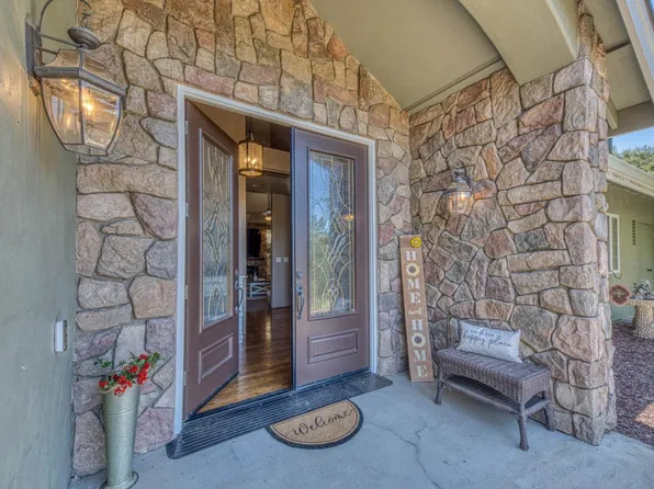 32 Crazy Horse Canyon Rd, Salinas, CA 93907