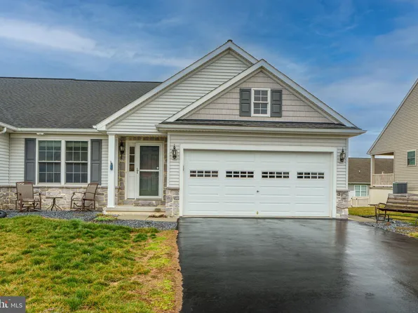4326 Green Park Dr, Mount Joy, PA 17552