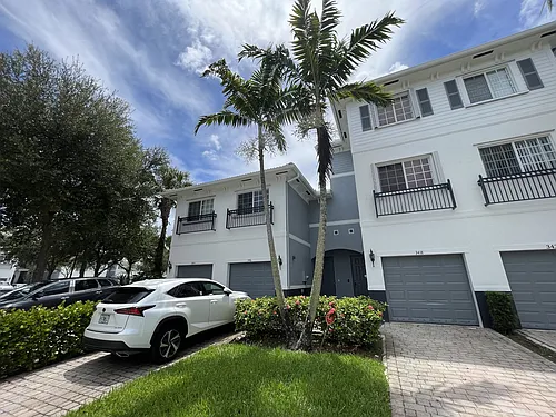 3416 NW 14CT #509 Photo 1
