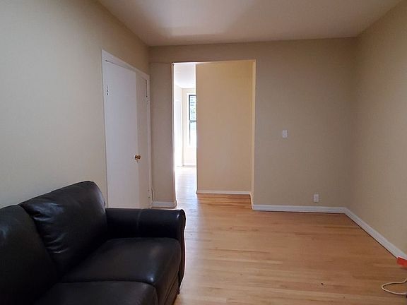 4th image of 351 W 47th St #3A