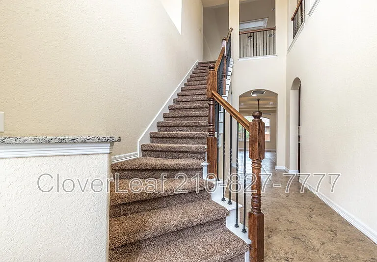 6126 Lowrie — Photo 29