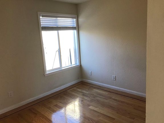 5th image of 455A 34th Ave