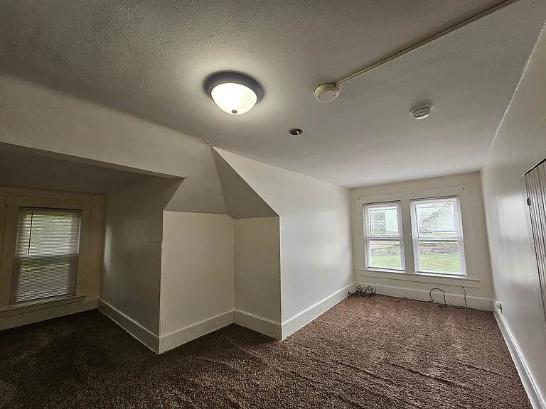 389 Gilmore St — Photo 17