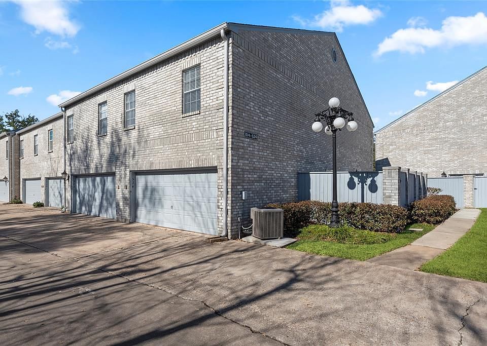 1st image of 524 Wilcrest Dr #524