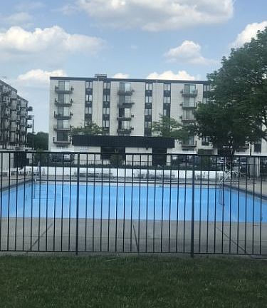 4th image of 9731 N Fox Glen Dr APT 2C