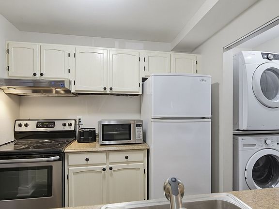 2nd image of 13123 Wonderland Way APT 2