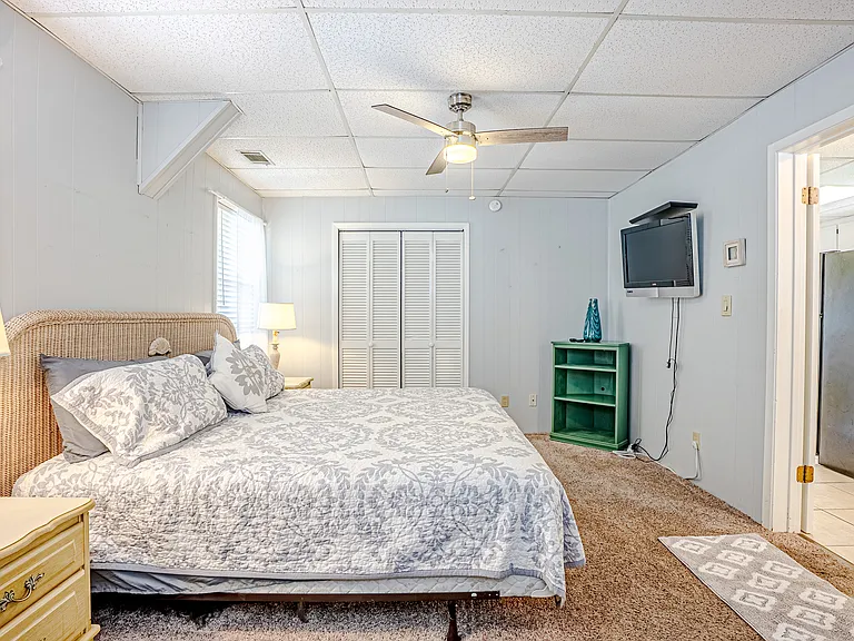 405 Dolphin St #B — Photo 24