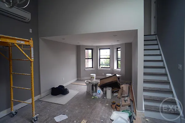 Rented by EXR | media 49