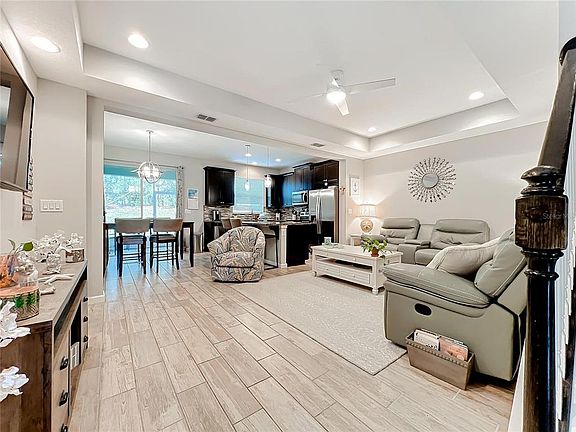 3rd image of 12455 Trailhead Dr