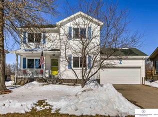 15202 Chalco Pointe Dr, Omaha, NE 68138