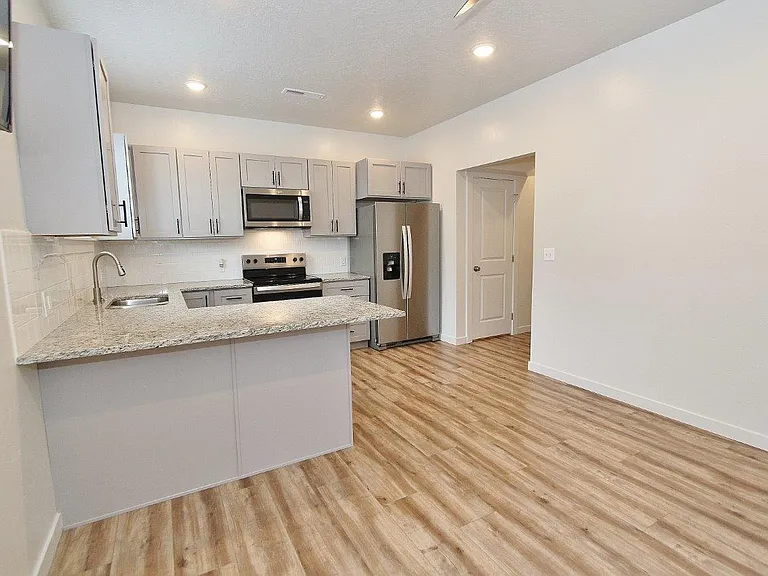 504 S Utah Ave #A — Photo 5