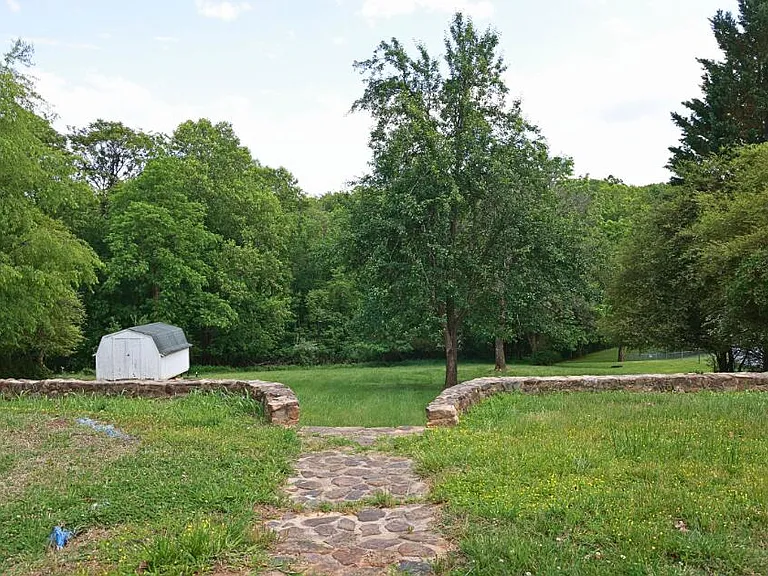 32 Upland Dr — Photo 30