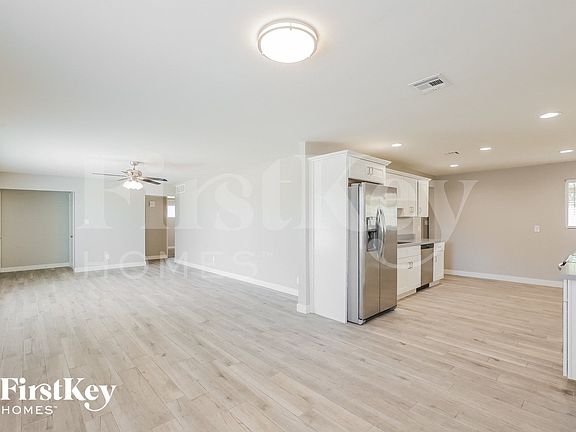 4th image of 2020 W San Miguel Ave