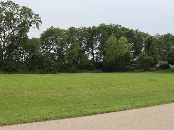 3098 Stonefence Dr, Kankakee, IL 60901