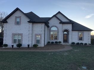 1017 Robert Lee Dr, Gallatin, TN 37066