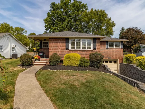 20 Meadow Ln, Bridgeport, WV 26330