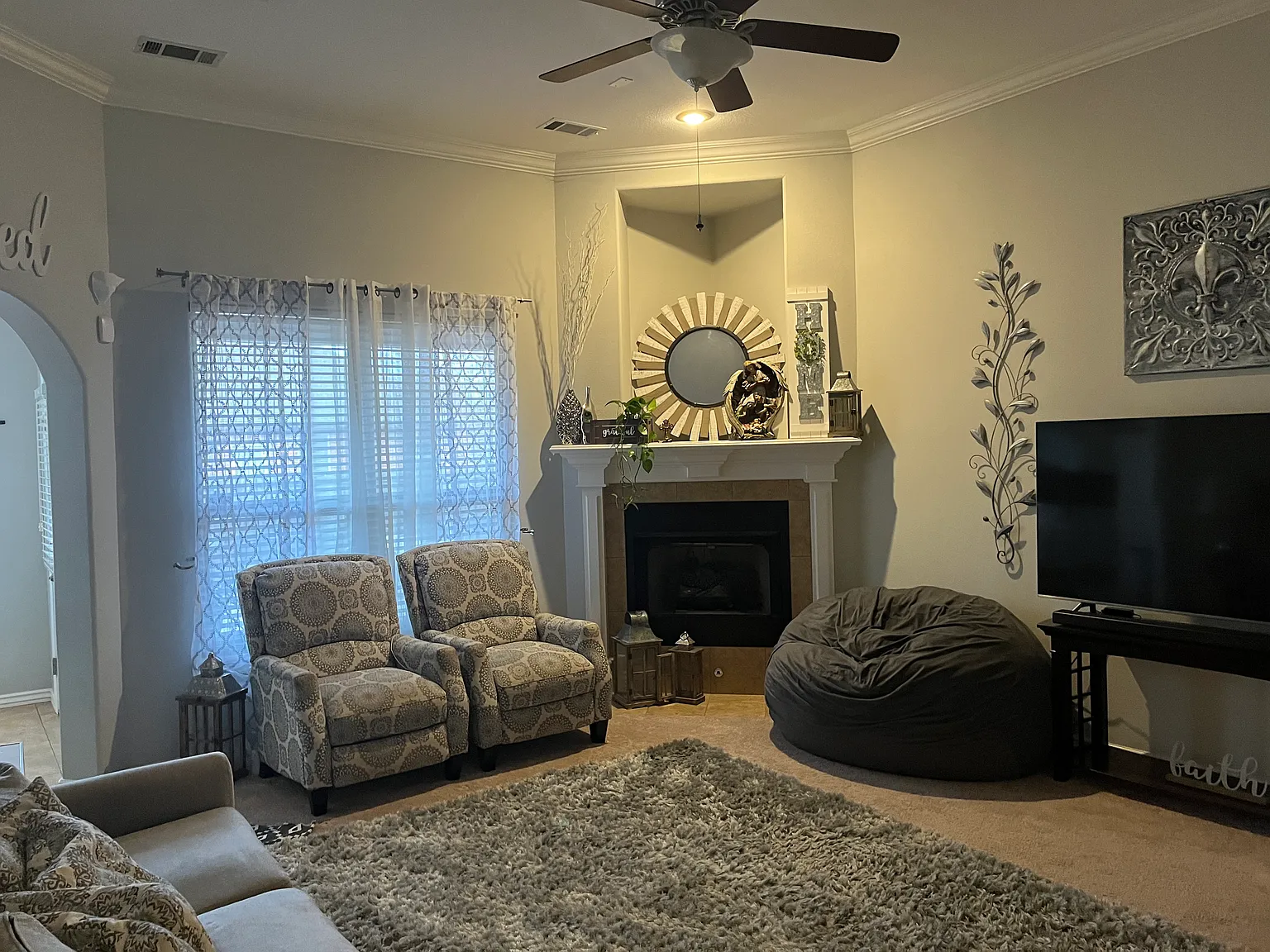 3 bed, 1666 sqft, $1,975 — Photo 3