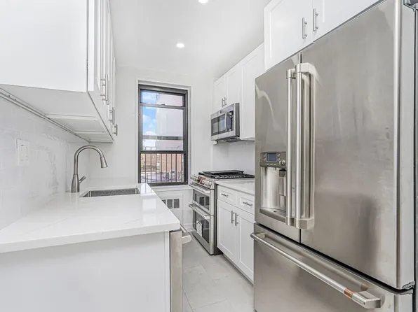 3101 Ocean Parkway image 16 of 39