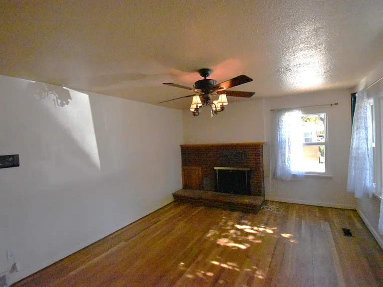 336 W Washington St — Photo 4