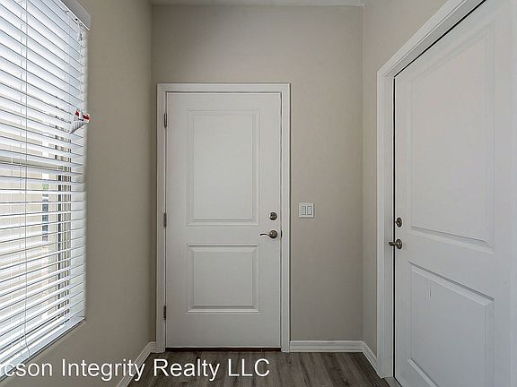 4th image of 1425 N Euclid Ave #2