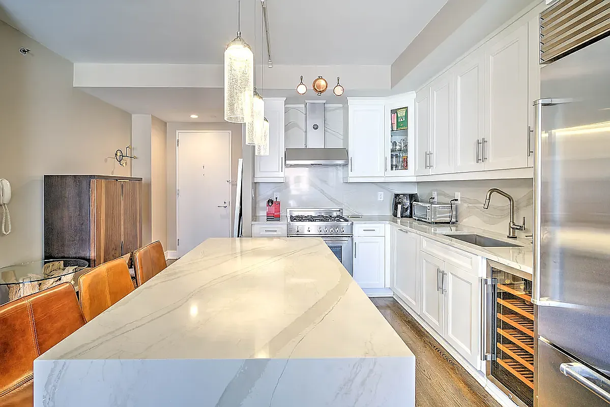 425 East 13th Street — Photo 2