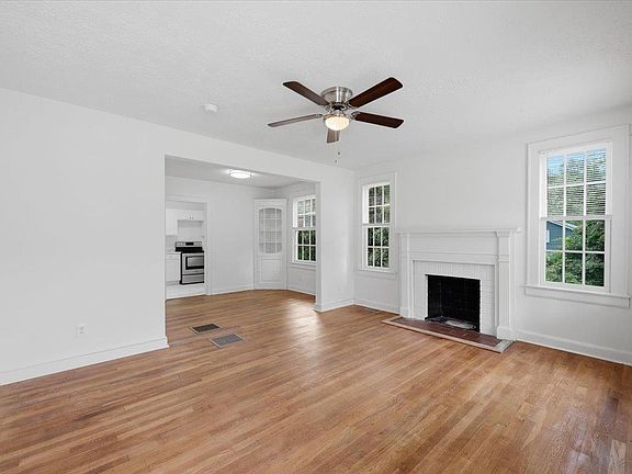 5th image of 553 Pinckney Ct