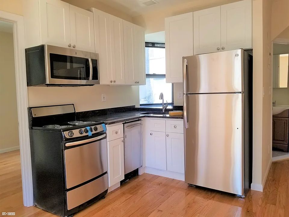 1st image of 22 Leroy St APT 20