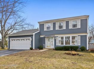 322 Eastland Ct, Naperville, IL 60565