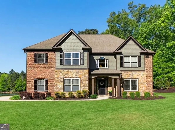 3 Westwood Lake Dr, Newnan, GA 30263