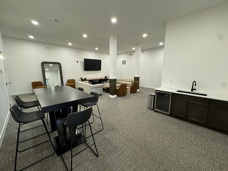 1639 Alameda Ave — Photo 19