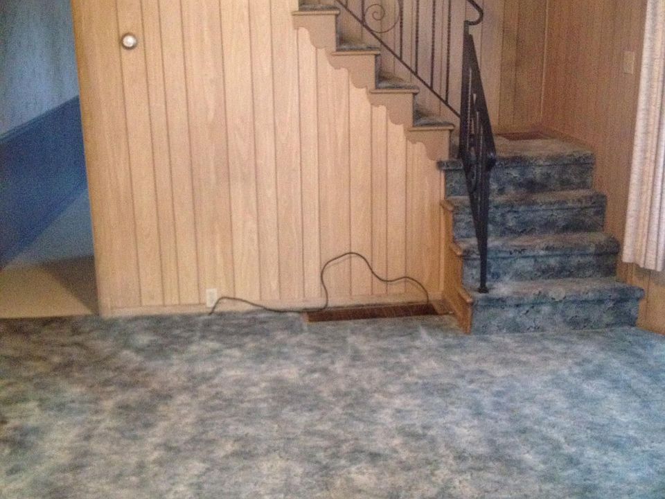 2nd image of 913 W Independence St