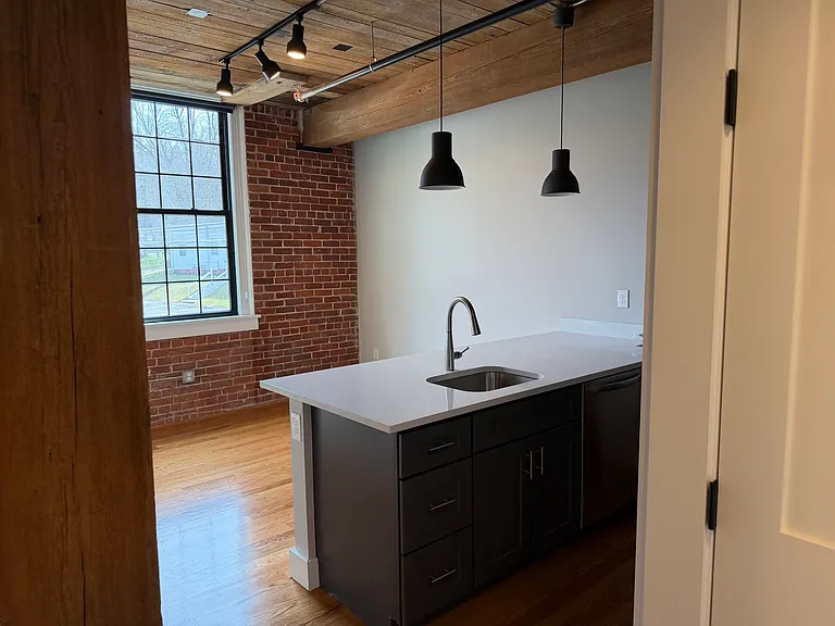 1665 Main Street — Photo 9