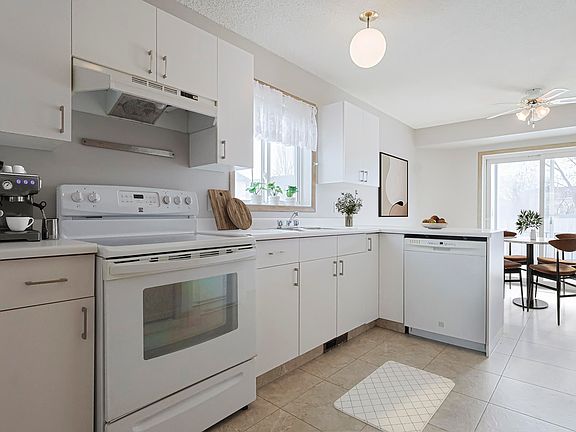 4th image of 15 Ritchie Way #11