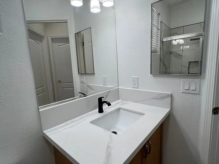 5835 W Athens Ave — Photo 17
