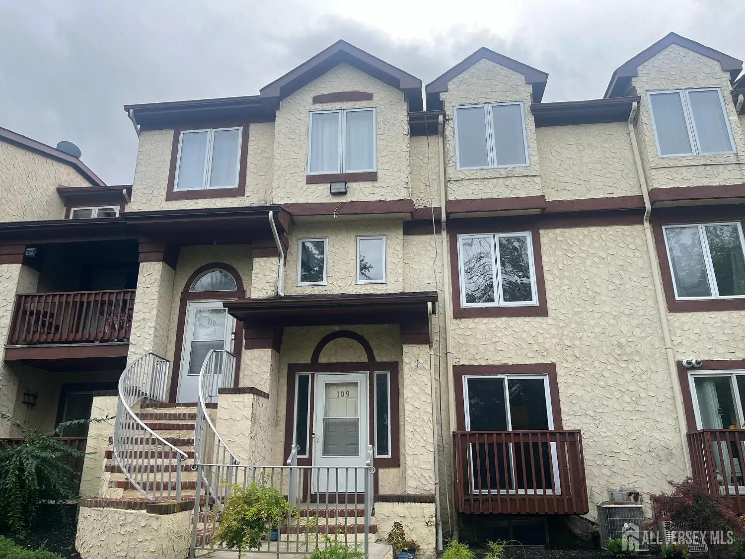 2 bed, 2.0 bath, $2,950 — Photo 3
