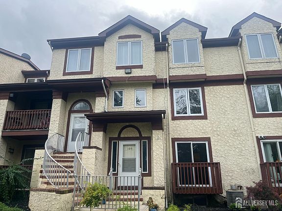 3rd image of 109 Michaels Ct